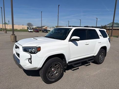 Certified 2020 Toyota 4Runner TRD Off-Road Premium w/ Moonroof Package image 2