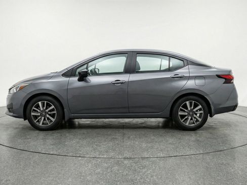 Used 2025 Nissan Versa SV FWD image 5