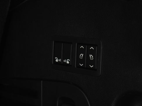 Used 2018 GMC Yukon Denali image 21