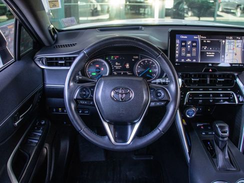 Used 2021 Toyota Venza Limited w/ Advanced Technology Package image 12