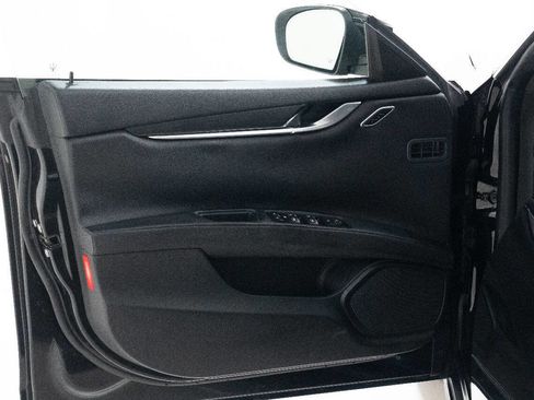 Used 2017 Maserati Ghibli image 19