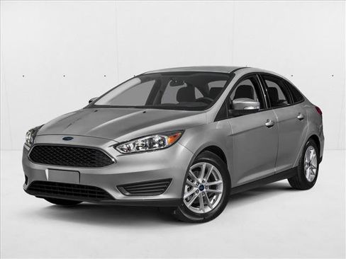 Used 2018 Ford Focus SE FWD image 1