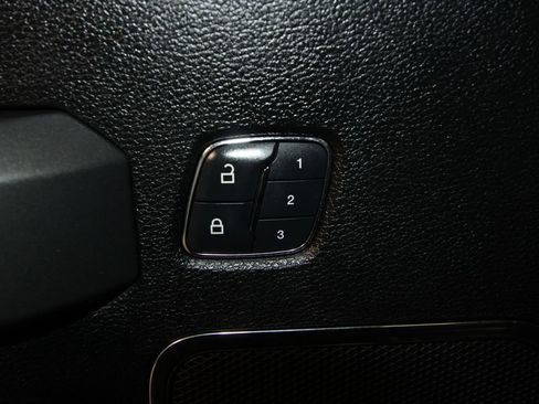 Used 2017 Ford F250 Platinum w/ Platinum Ultimate Package image 10