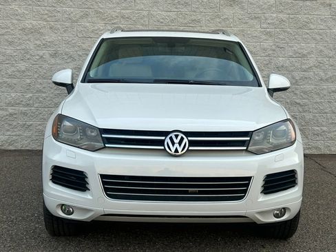 Used 2013 Volkswagen Touareg TDI AWD/4WD image 2