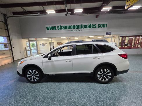 Used 2016 Subaru Outback 2.5i Limited AWD/4WD image 11