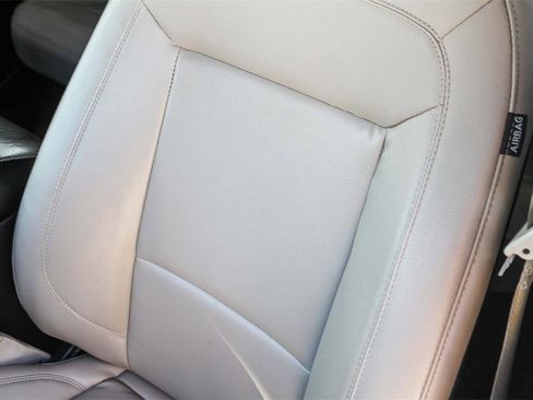 Used 2020 Ford Explorer XLT w/ Equipment Group 202A image 31