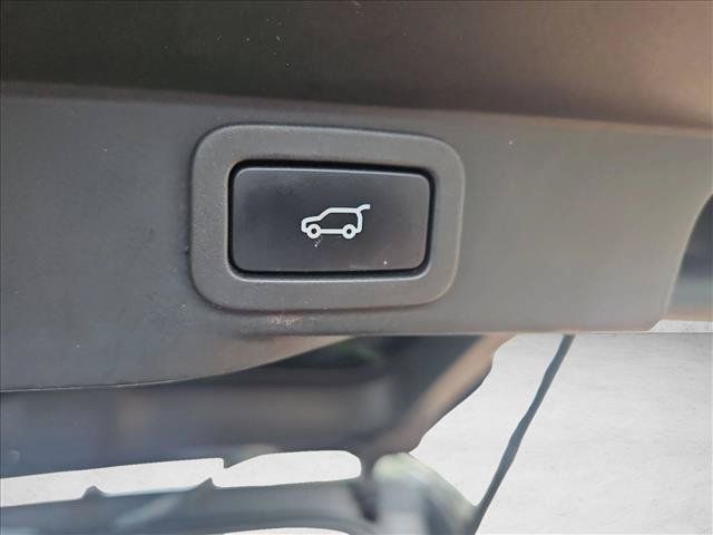 Used 2018 Land Rover Range Rover Sport SE AWD/4WD image 8