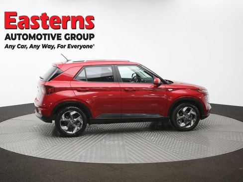 Used 2023 Hyundai Venue Limited FWD image 44