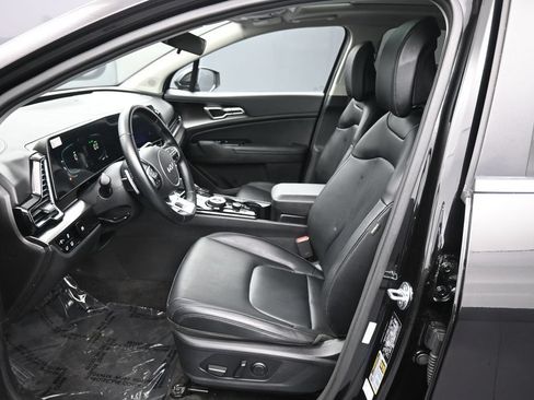 Certified 2025 Kia Sportage EX w/ EX Premium Package AWD/4WD image 19