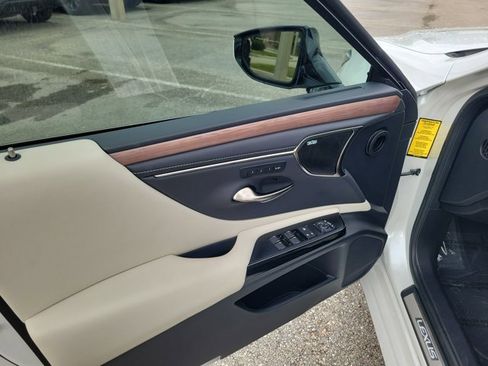 Used 2024 Lexus ES 350 Ultra Luxury image 19