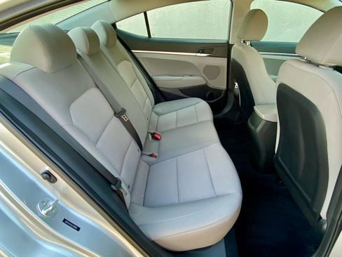 Used 2020 Hyundai Elantra SE FWD image 52