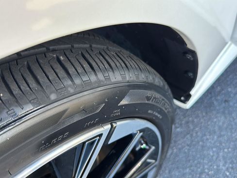 Used 2024 Nissan Sentra SR w/ SR Premium Package image 36