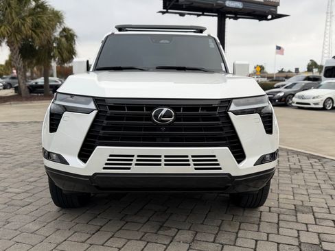 Used 2024 Lexus GX 550 image 6