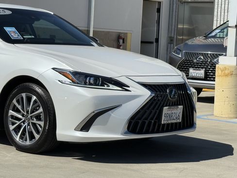 Certified 2025 Lexus ES 350 FWD image 3