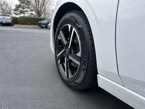 Used 2024 Nissan Sentra SV image 9