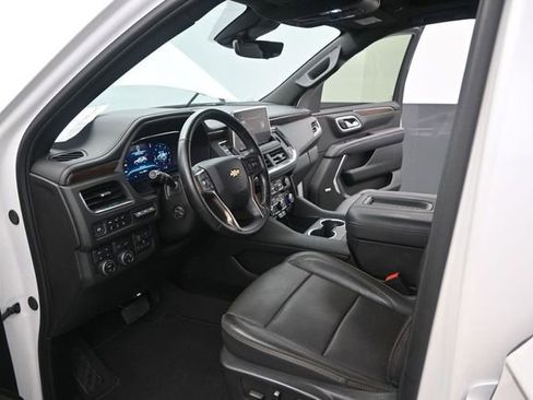 Used 2024 Chevrolet Suburban High Country w/ Max Trailering Package AWD/4WD image 5