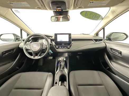 Used 2024 Toyota Corolla LE FWD image 10