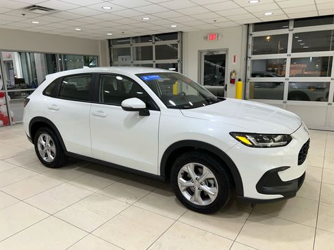 Certified 2023 Honda HR-V LX image 1