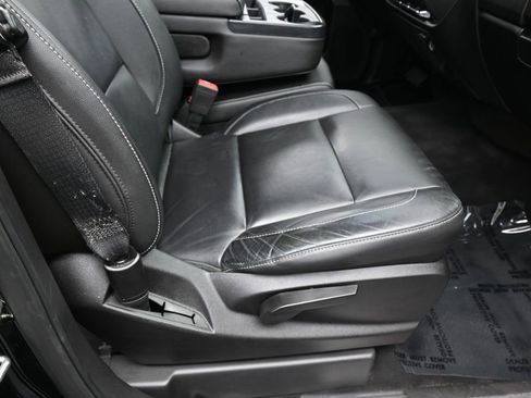 Used 2018 Chevrolet Silverado 1500 LT w/ All Star Edition AWD/4WD image 38
