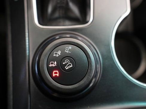 Used 2019 Ford Explorer Limited w/ Class III Trailer Tow Package image 28