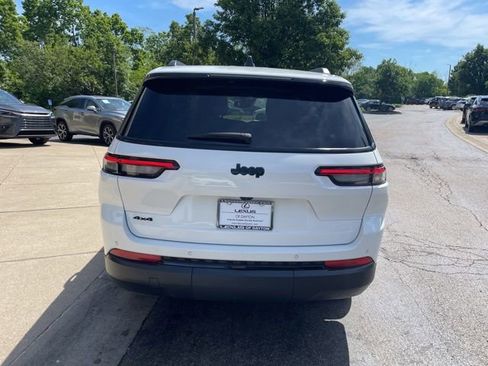 Used 2025 Jeep Grand Cherokee L Altitude AWD/4WD image 4