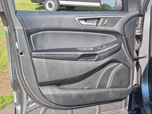 Used 2024 Ford Edge SEL AWD/4WD image 19