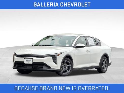 Used 2025 Kia K4 FWD image 1