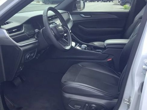 Certified 2023 Jeep Grand Cherokee L Altitude AWD/4WD image 22