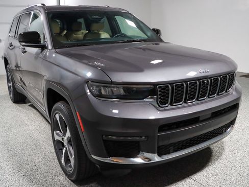 Used 2023 Jeep Grand Cherokee L Limited w/ Luxury Tech Group II image 5