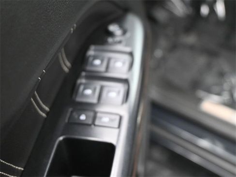 Used 2021 GMC Canyon Denali image 5