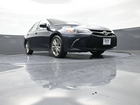 Used 2017 Toyota Camry SE FWD image 27