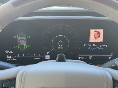 Certified 2024 Cadillac Escalade Sport Platinum image 20