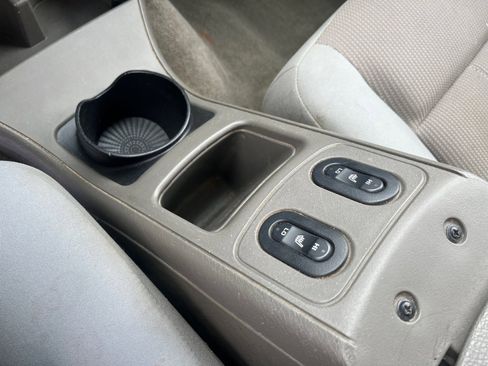 Used 2005 Dodge Dakota SLT image 30