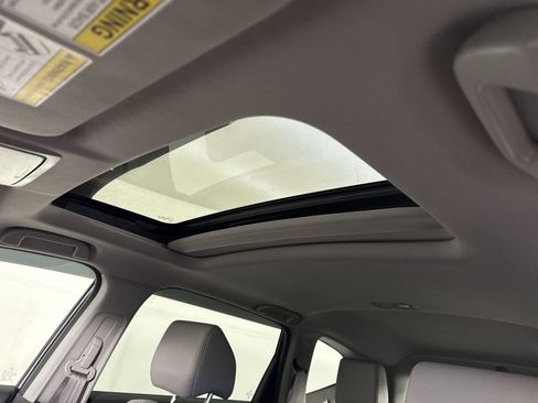 Used 2018 Honda CR-V Touring image 18