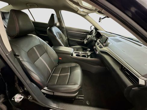 Used 2024 Nissan Altima 2.5 SR image 31