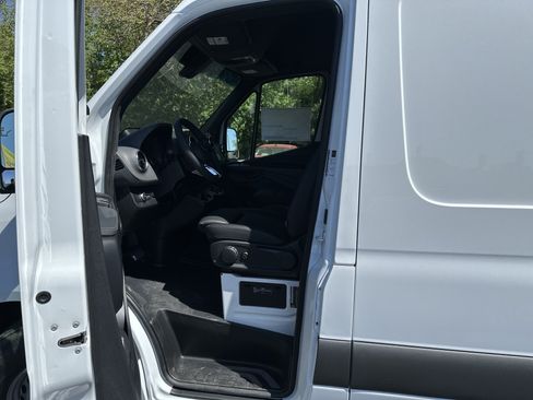 New 2026 Mercedes-Benz Sprinter 2500 image 12