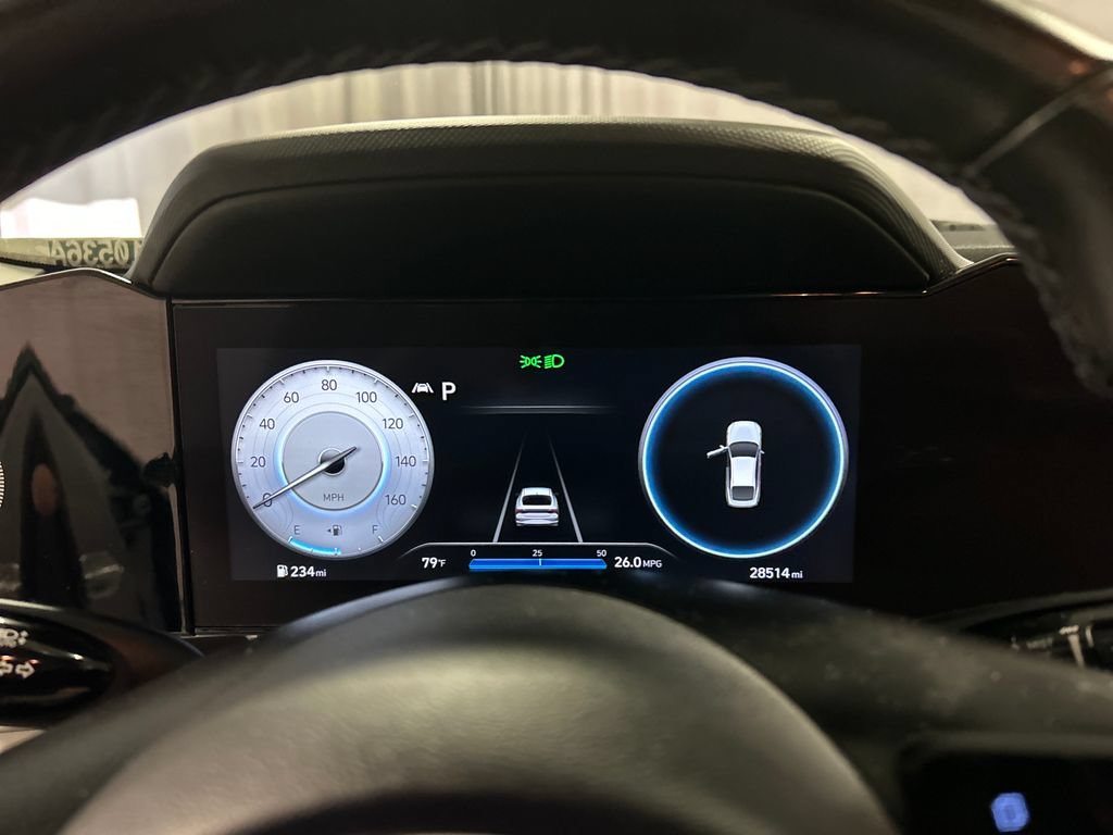Used 2022 Hyundai Elantra Limited FWD image 14