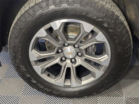 Used 2024 Chevrolet Silverado 1500 High Country image 8