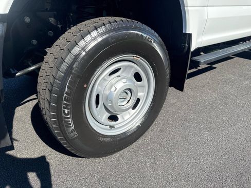 Used 2022 Ford F250 XL w/ Power Equipment Group AWD/4WD image 25