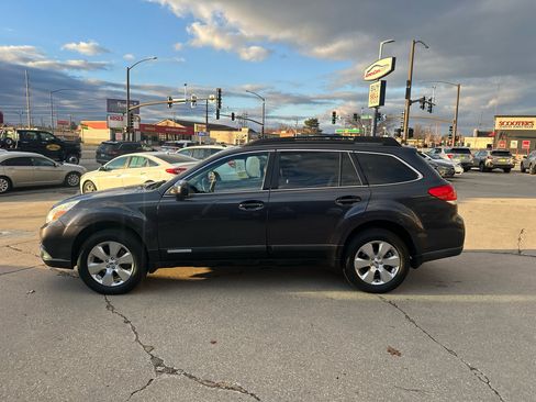 Used 2012 Subaru Outback 3.6R Limited w/ Popular Pkg 1B image 6