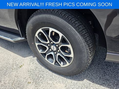 Used 2023 Ford Expedition XLT RWD image 7