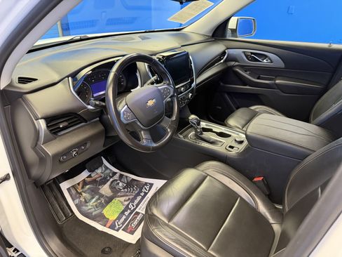 Used 2021 Chevrolet Traverse LT w/ LT Premium Package AWD/4WD image 12