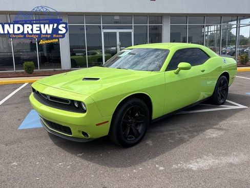 Used 2023 Dodge Challenger SXT image 1