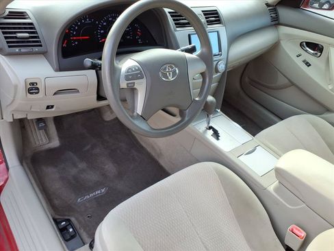 Used 2010 Toyota Camry LE FWD image 6