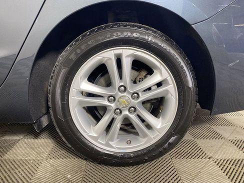 Used 2017 Chevrolet Cruze LT w/ Convenience Package image 32