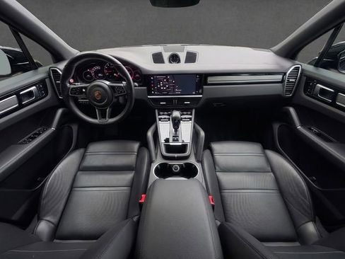 Used 2023 Porsche Cayenne Platinum Edition AWD/4WD image 3