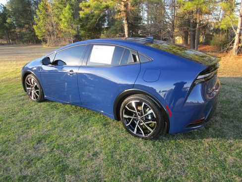 Used 2026 Toyota Prius Plug-In Hybrid image 2