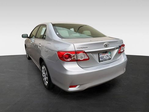 Used 2012 Toyota Corolla LE FWD image 4