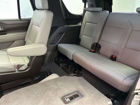 Used 2023 Chevrolet Tahoe LT w/ Luxury Package RWD image 17