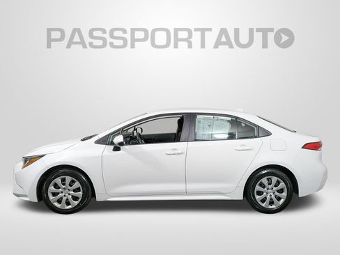 Used 2024 Toyota Corolla LE image 2